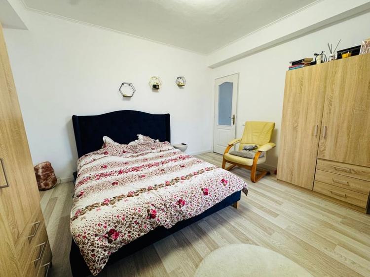 Apartament cu 4 camere semidecomandat, mobilat în Gheorgheni
