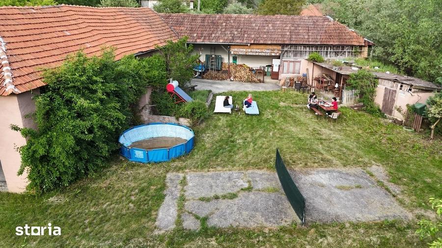 Casă cu 5 camere cu Teren 1800 Mp în Călugări