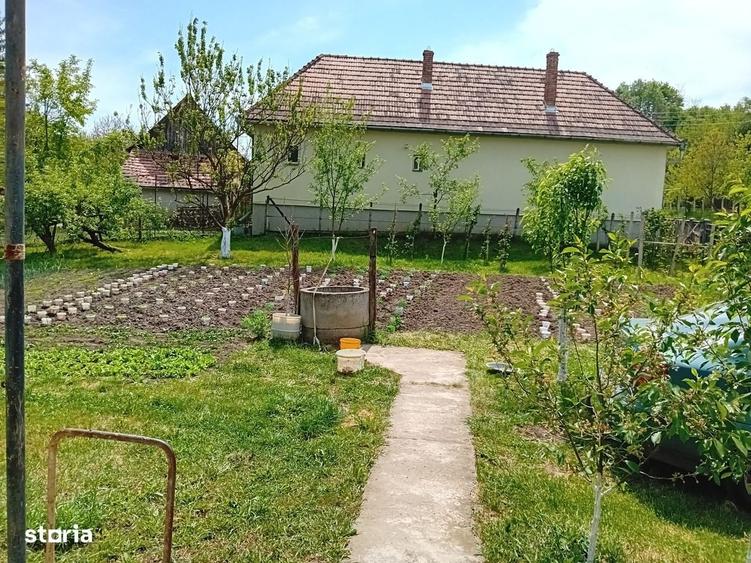 Casă cu 4 camere cu Teren 500 Mp în Corunca