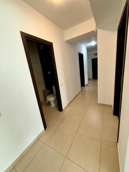 Apartament cu 3 camere decomandat, mobilat în Mamaia