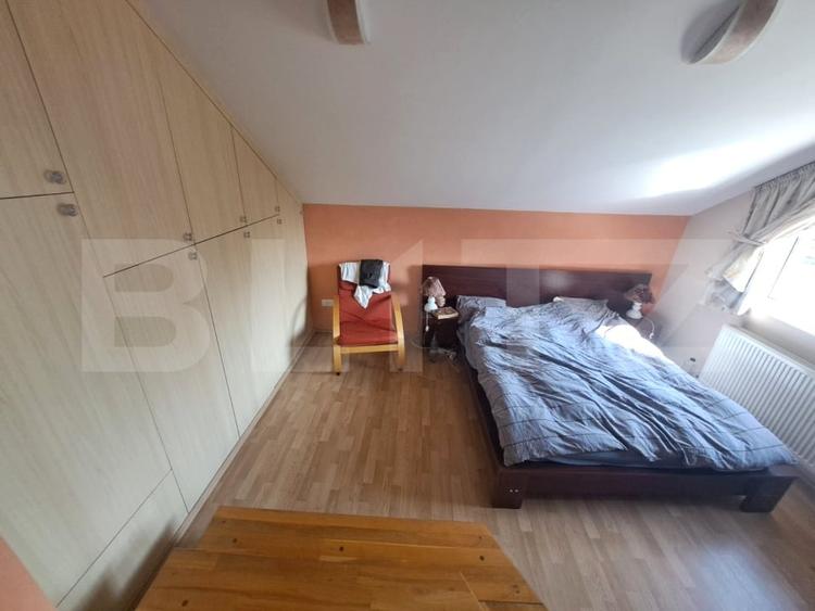 Casă individuală cu 6 camere cu Canalizare în Cristian
