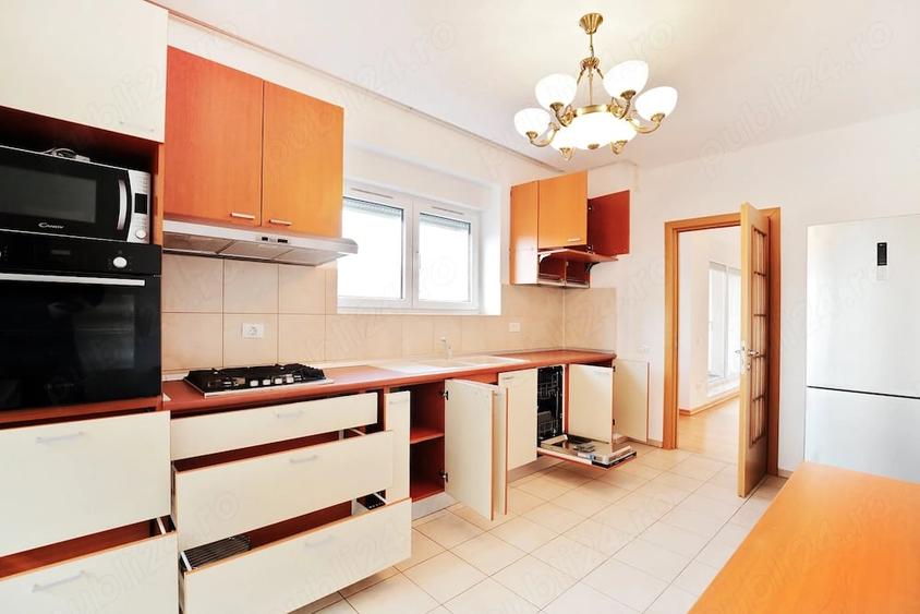 Apartament cu 4 camere decomandat în Herăstrău