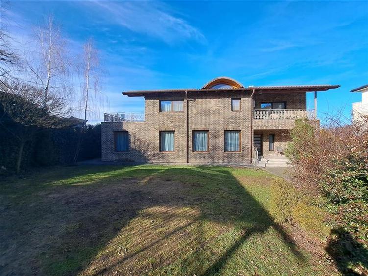 Casă individuală cu 4 camere cu Canalizare în Făget