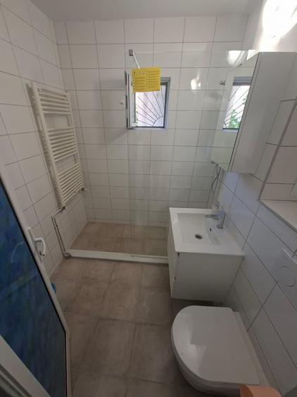 Apartament cu 2 camere decomandat în Podul de Fier