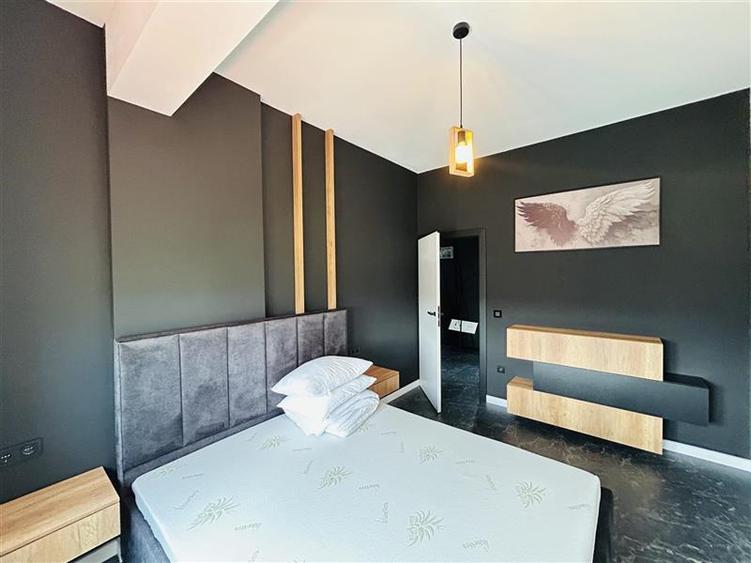 Apartament cu 3 camere nedecomandat în Hipodrom 4