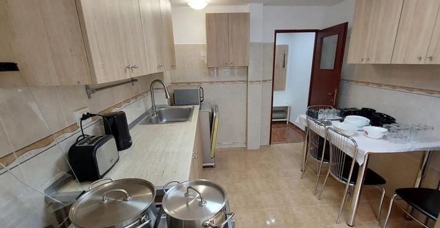 Apartament cu 2 camere semidecomandat, mobilat în Bucur Obor
