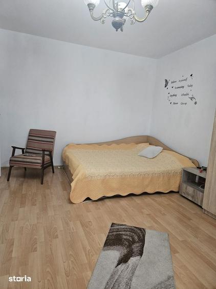 Garsonieră decomandată în Valea Cetății