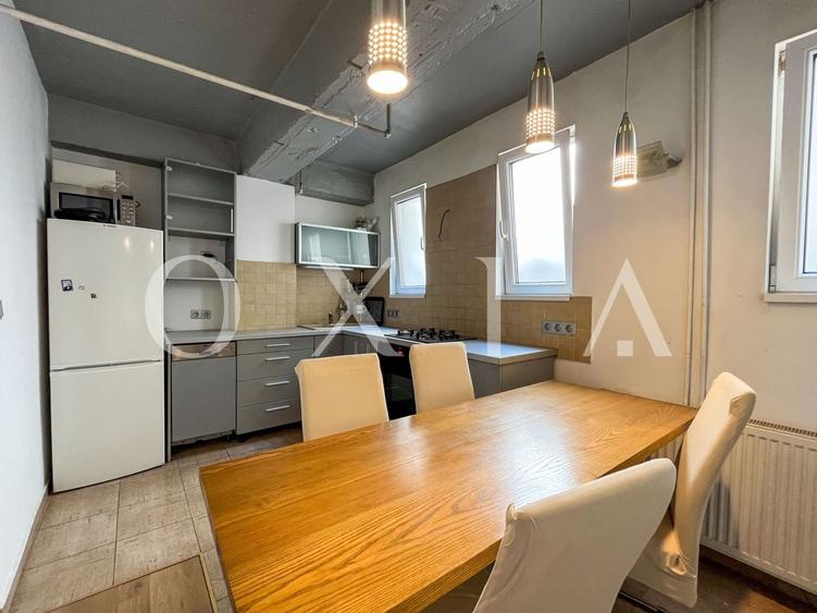 Apartament cu 3 camere semidecomandat, mobilat în Gheorghe Lazăr