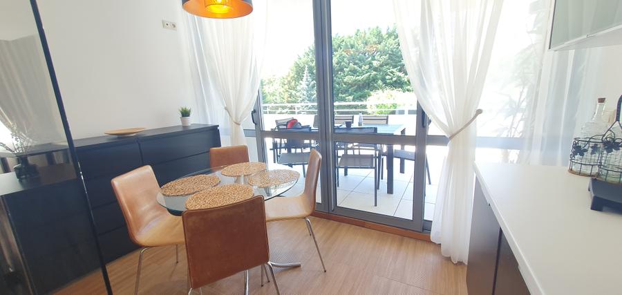 Apartament cu 3 camere decomandat, mobilat în Iancu Nicolae
