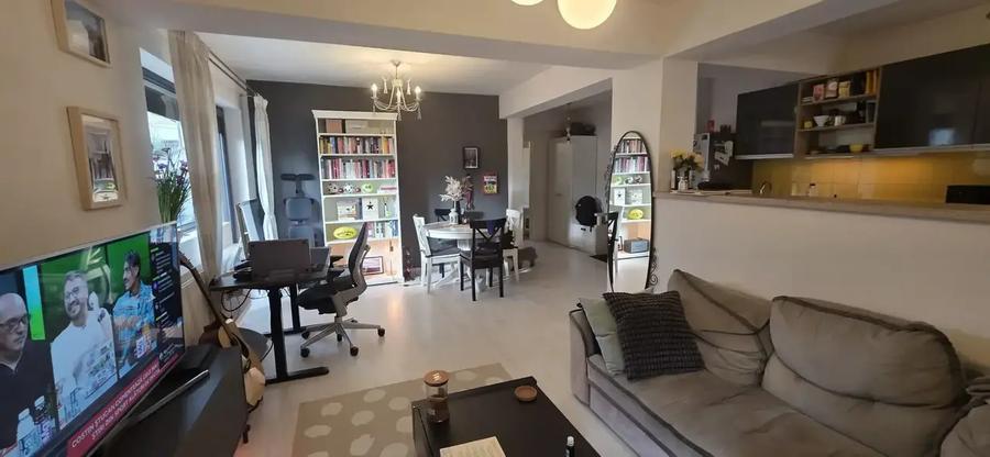 Apartament cu 2 camere decomandat, mobilat în Vest