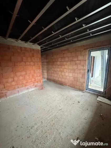 Casă cu 3 camere cu Teren 450 Mp în Satu Nou de Jos