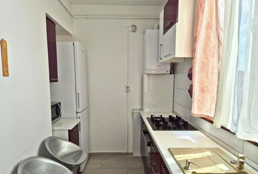 Apartament cu 2 camere semidecomandat în Central