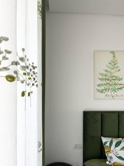 Apartament cu 3 camere decomandat în Europa