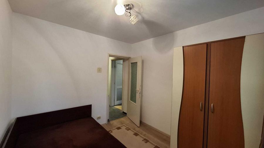 Apartament cu 2 camere semidecomandat în Berceni