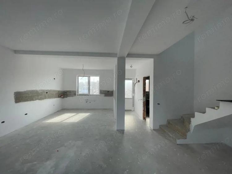Casă cu 4 camere cu Teren 275 Mp în Urseni