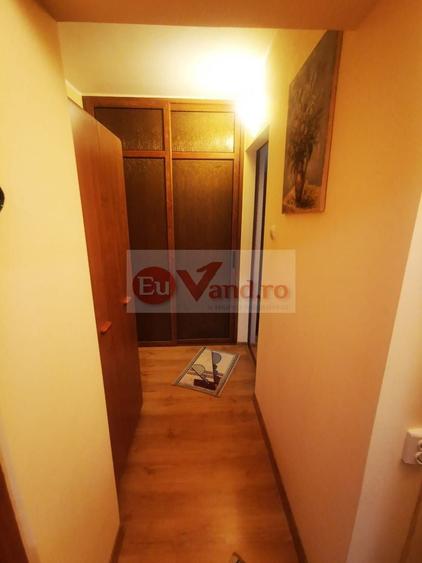 Apartament cu 3 camere decomandat, mobilat în Mazepa 1