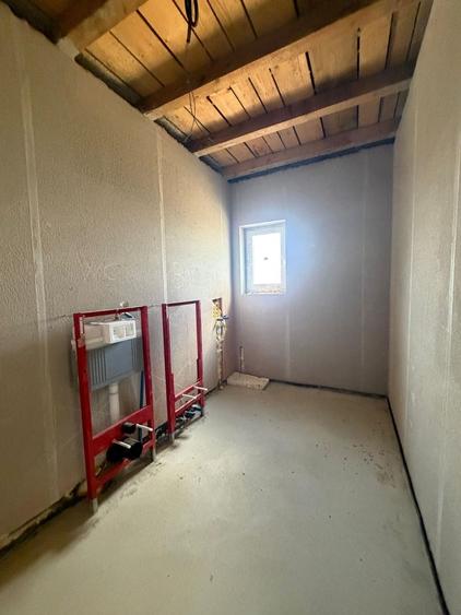 Duplex cu 4 camere cu Canalizare în Dumbrăvița