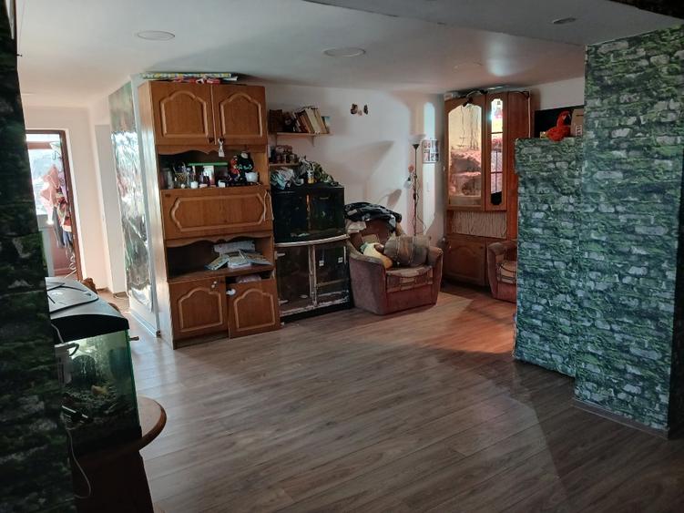 Casă individuală cu 4 camere cu Teren 2770 Mp în Văcărești