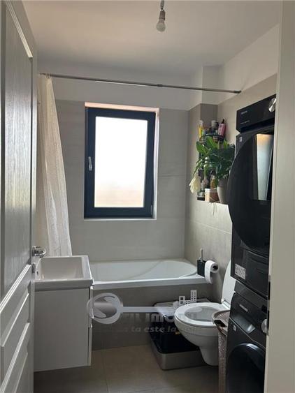 Apartament cu 3 camere decomandat în Valea Adâncă