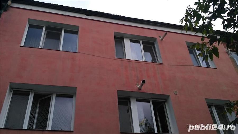 Apartament cu 2 camere decomandat în Lupeni