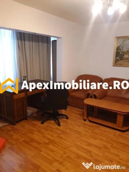 Apartament cu 3 camere decomandat în Berceni