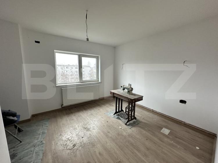 Apartament cu 3 camere decomandat în 1 Mai