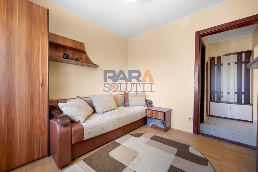 Apartament cu 4 camere decomandat, mobilat în Sud-Vest