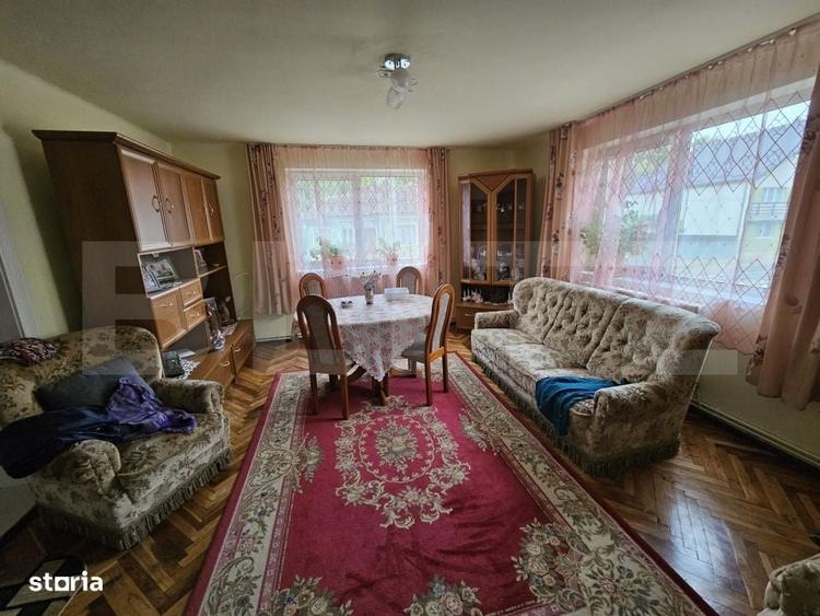 Casă cu 4 camere în Tăuți