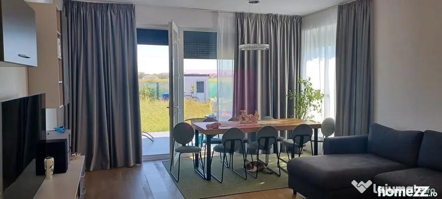 Casă cu 4 camere cu Teren 608 Mp în Săbăreni