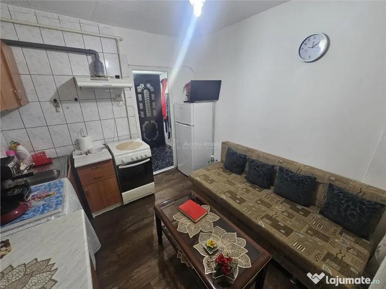 Garsonieră decomandată în Central