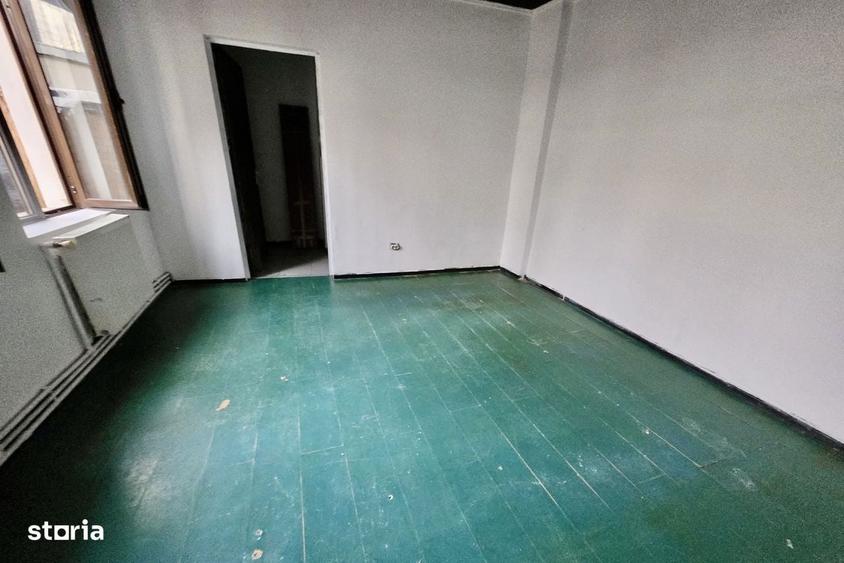 Ultracentral, ofer spre inchiriere 4 camere la curte, ideal firma - 2