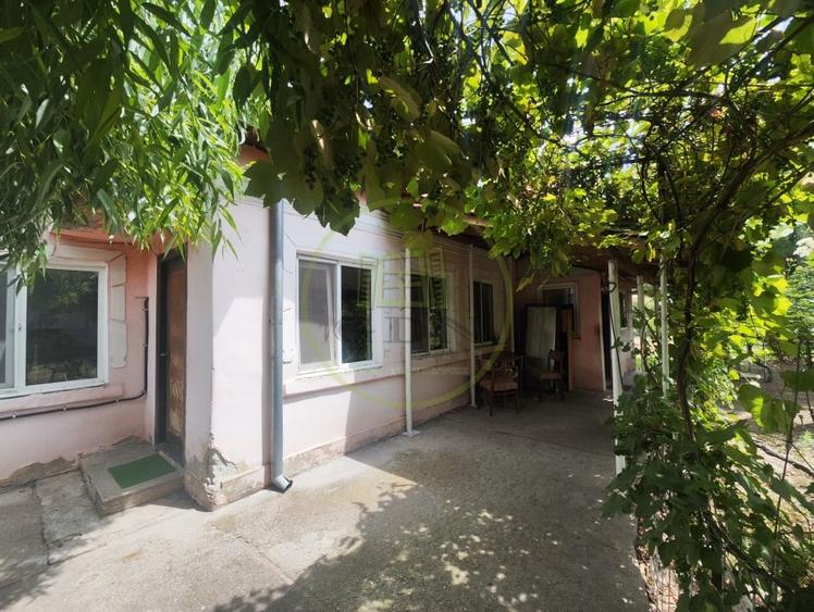 Casă individuală cu 3 camere cu Canalizare în Bariera Vâlcii