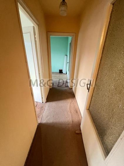 Apartament cu 3 camere semidecomandat în Șagului