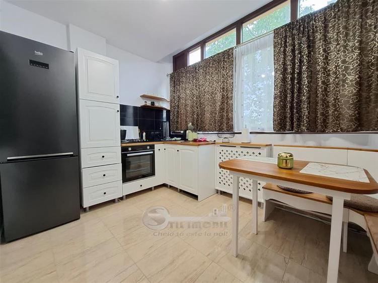 Apartament cu 3 camere decomandat, mobilat în Cug