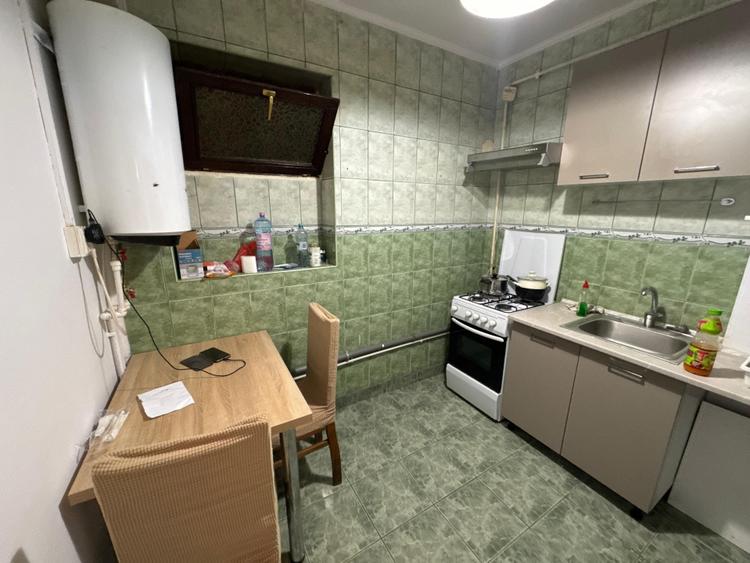 Apartament cu 2 camere semidecomandat, mobilat în P-ța Sfinții Voievozi