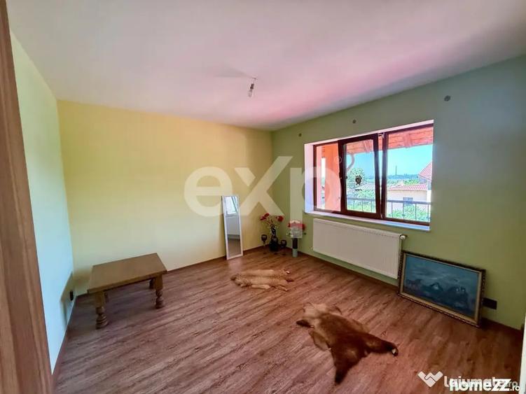 Casă cu 7 camere cu Teren 1008 Mp în Ștefănești