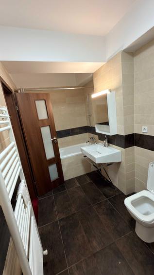 Apartament cu 4 camere decomandat în Ultracentral