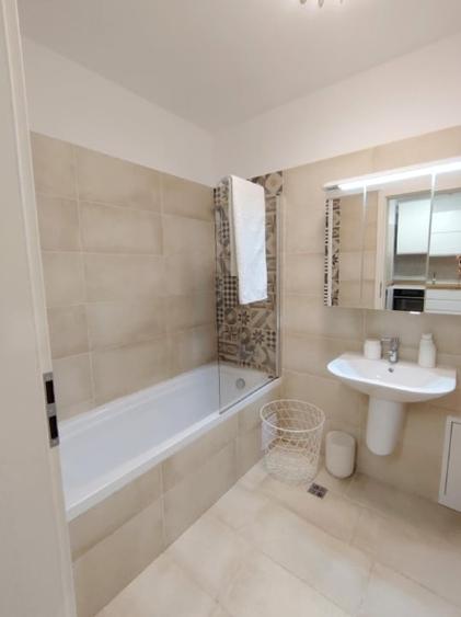 Apartament cu 2 camere semidecomandat, mobilat în Gheorgheni