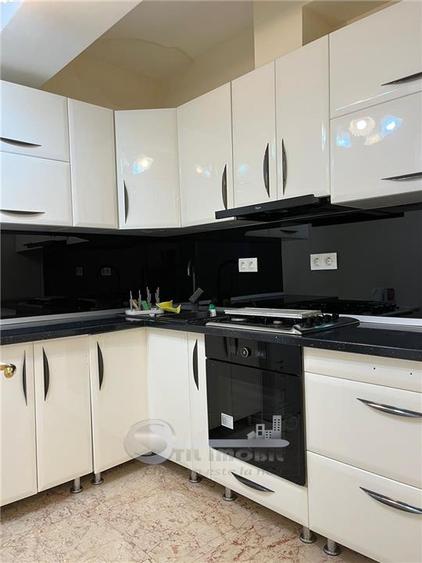 Apartament cu 3 camere decomandat în Copou