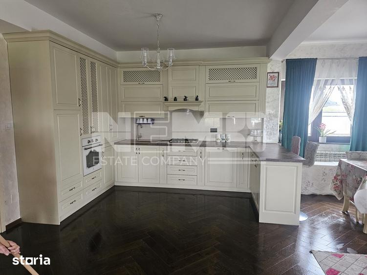 Casă cu 5 camere cu Teren 6000 Mp în Burla