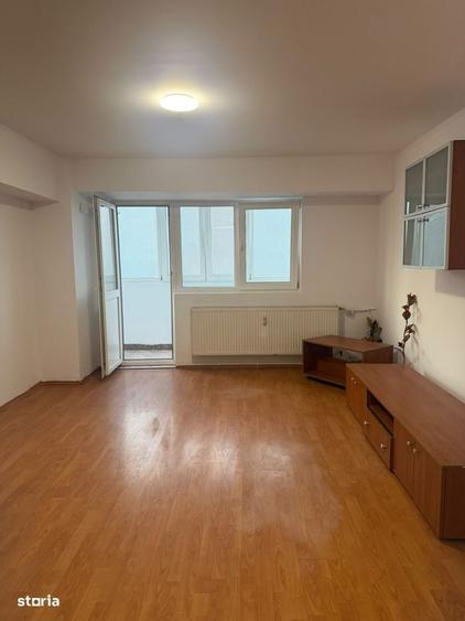 Apartament cu 3 camere decomandat în Colentina