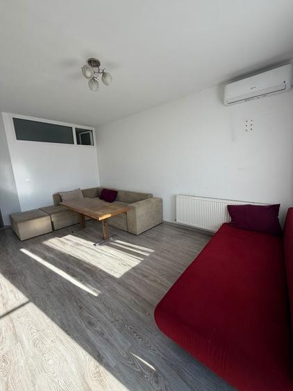 Apartament cu 3 camere decomandat în Florești