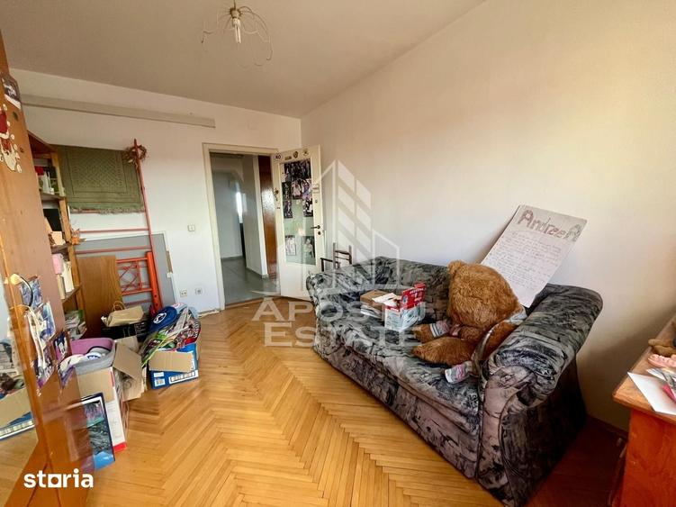 Apartament cu 4 camere decomandat în Fabric