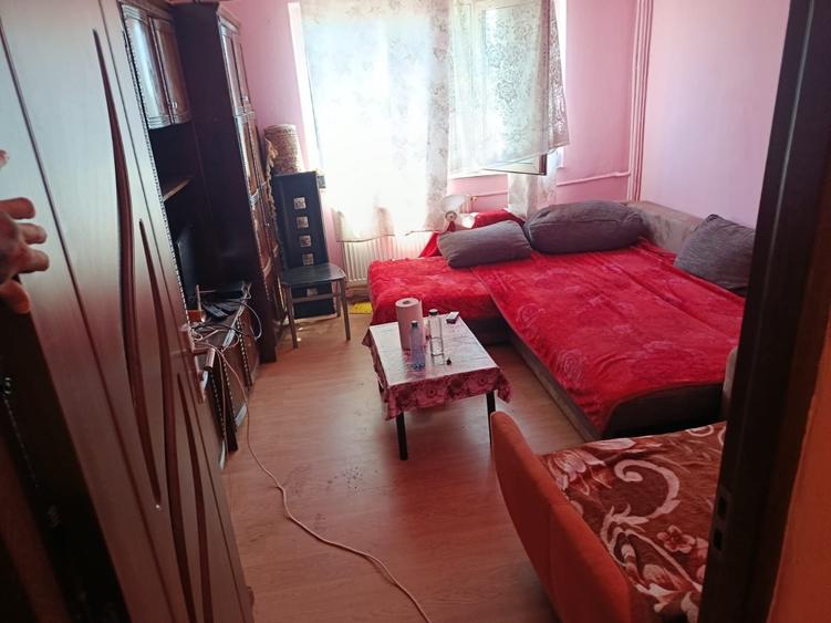 Garsonieră semidecomandată în Zimandu Nou