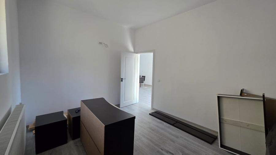 Casă individuală cu 3 camere cu Canalizare în Vălenii de Munte