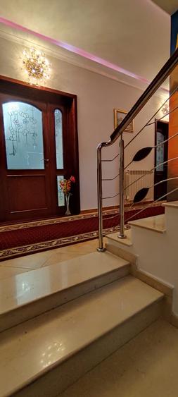 Casă individuală cu 5 camere cu Canalizare în Tătărași