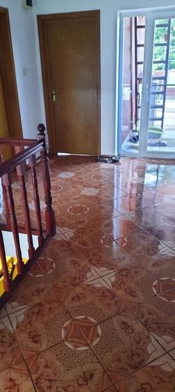 Duplex cu 7 camere cu Canalizare în 23 August (Cațelul)