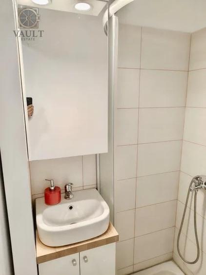 Garsonieră decomandată, mobilată în Unirii