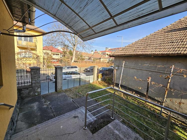 Casă cu 3 camere în Central