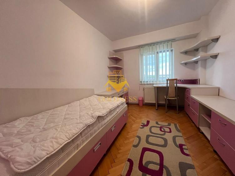 Apartament cu 4 camere semidecomandat, mobilat în Gheorgheni